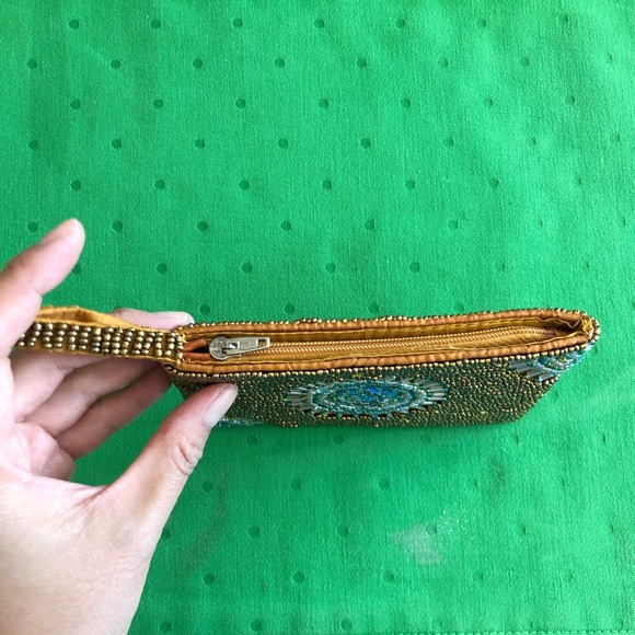 NWOT Gold beaded coin purse with starburst sequins - Picture 3 of 4